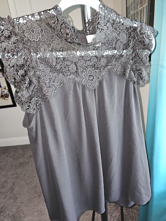 kate spade Tops - Kate Spade Black Lace Yoke Sleeveless Camisole Sz XL